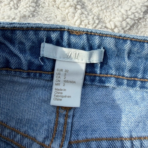 H&M Ripped Jean Shorts - Picture 3 of 7